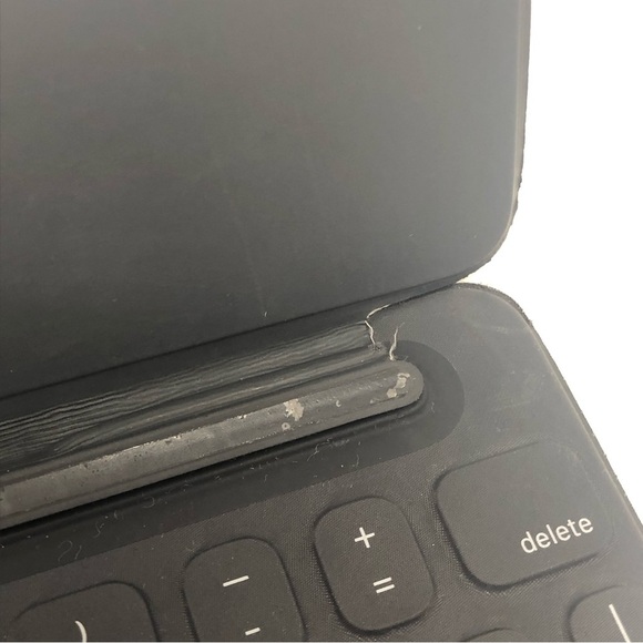 Apple 10.5 iPad Smart Keyboard Folio IPad Pro 0251 - Picture 4 of 16